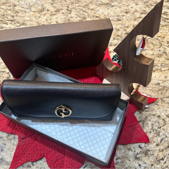 EUC Gucci Wallet with Box - Picture 7 of 16